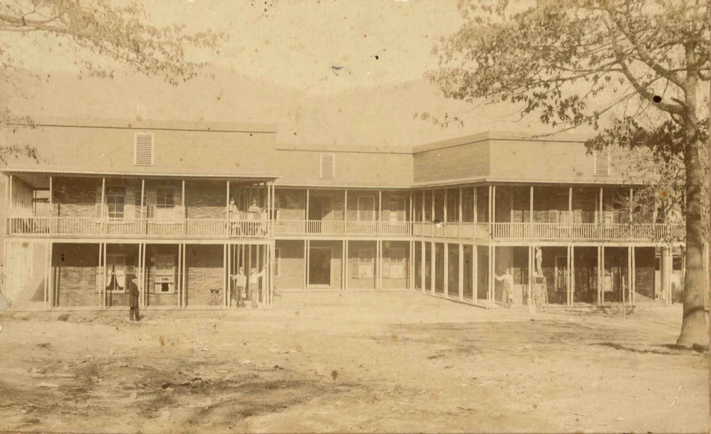 a building with a lot of windows