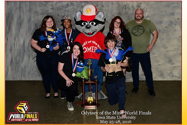 YHC-Odyssey-of-the-Mind-team-photo_WEB